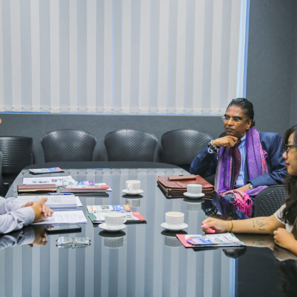 SRI LANKA AMBASSADOR TO VIETNAM VISITS VJU