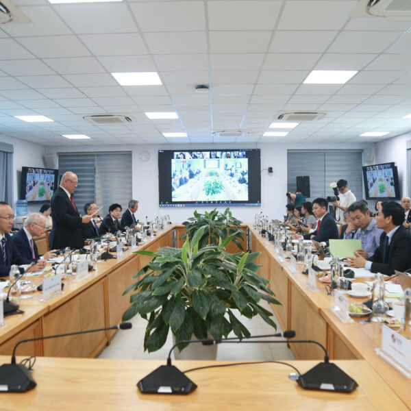TRƯỜNG ĐẠI HỌC VIỆT NHẬT TỔ CHỨC PHIÊN HỌP THỨ 6, HỘI ĐỒNG TRƯỜNG NHIỆM KỲ 2021 – 2026