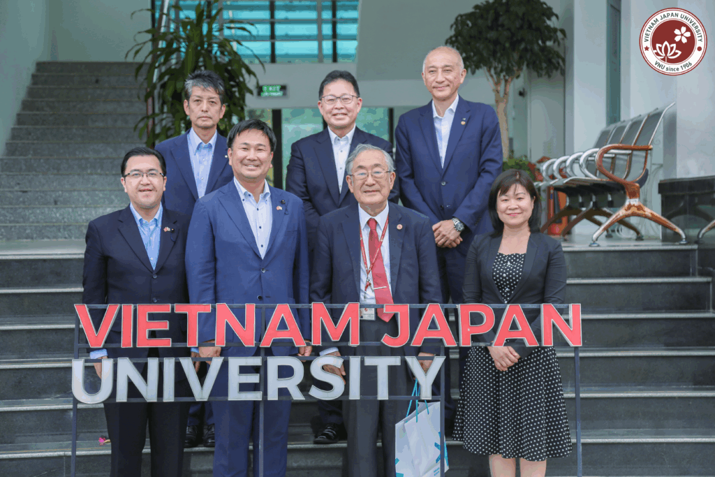 ĐOÀN ĐẠI BIỂU VÀ NGHỊ SĨ TỈNH HOKKAIDO THĂM VÀ LÀM VIỆC TẠI TRƯỜNG ĐẠI HỌC VIỆT NHẬT