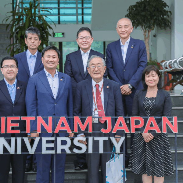 ĐOÀN ĐẠI BIỂU VÀ NGHỊ SĨ TỈNH HOKKAIDO THĂM VÀ LÀM VIỆC TẠI TRƯỜNG ĐẠI HỌC VIỆT NHẬT