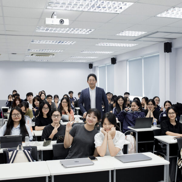 SINH VIÊN VJU TRÒ CHUYỆN CÙNG PHÓ ĐẠI SỨ NHẬT BẢN VỀ CHÍNH SÁCH ĐỐI NGOẠI VIỆT NAM – NHẬT BẢN