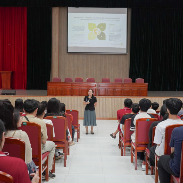 SỨC KHỎE TÂM LÝ HỌC ĐƯỜNG VÀ AN TOÀN GIAO THÔNG – TRANG BỊ NHỮNG KỸ NĂNG THIẾT YẾU CHO SINH VIÊN VJU